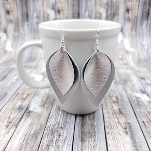 Silver square tuffed design Faux Leather earrings!